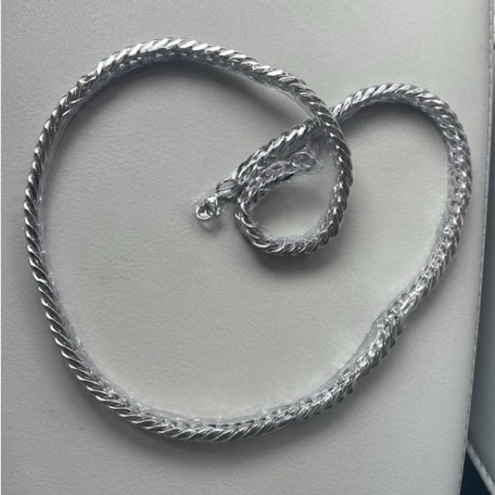 Adorn is Water Resistant Cuban Chain,Very beautiful and brand new Chain